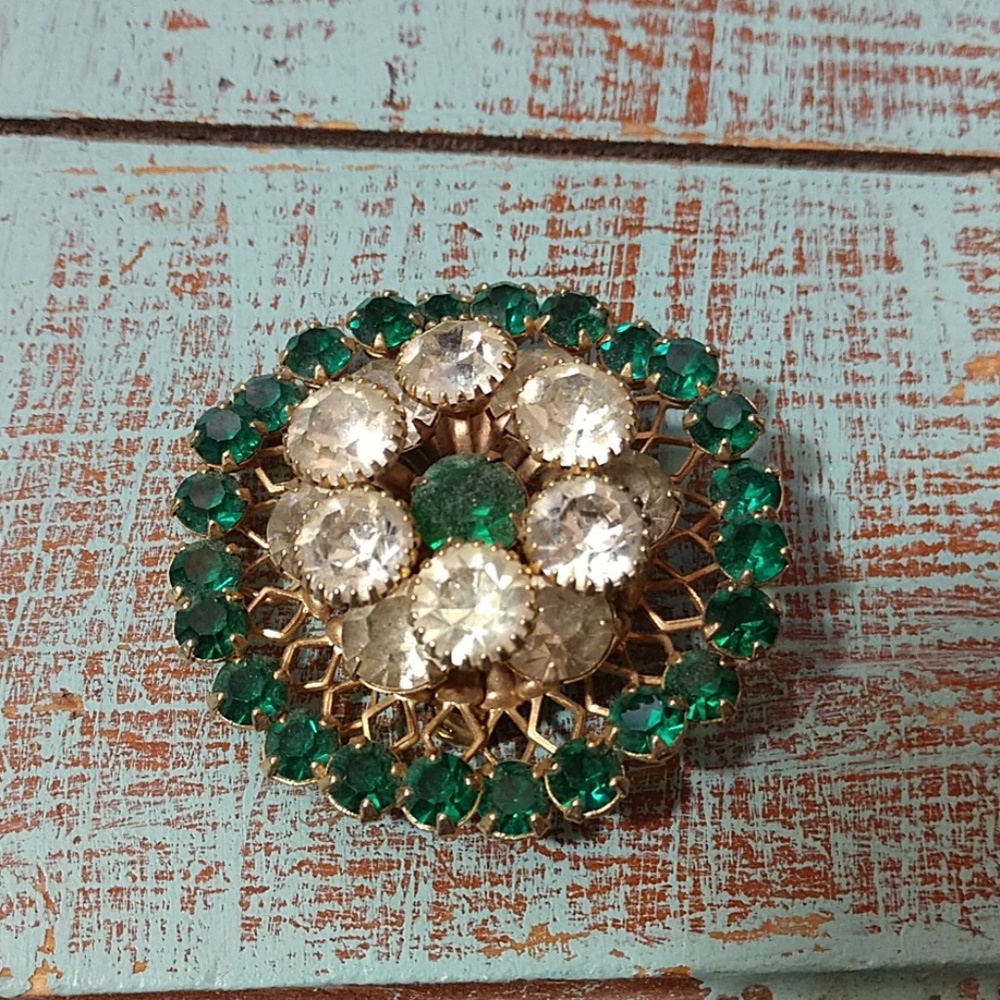 Vintage rhinestone brooch pin